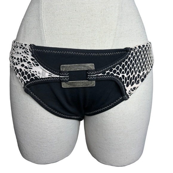 Becca crochet overlay two piece bikini with hardware detail size M - Picture 4 of 8